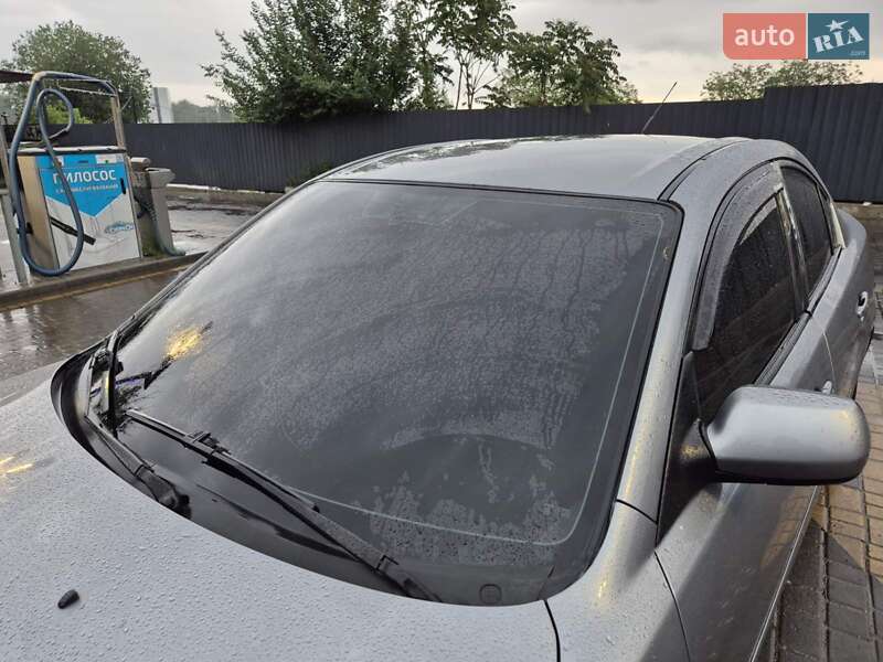 Седан Mazda 3 2004 в Дніпрі