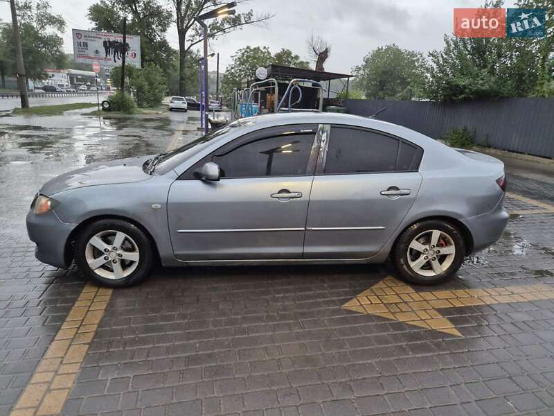 Седан Mazda 3 2004 в Дніпрі