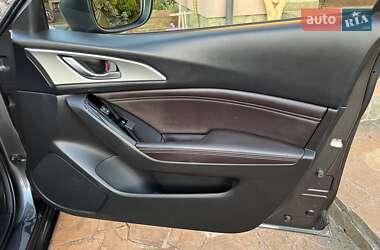 Седан Mazda 3 2018 в 