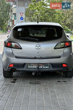 Хэтчбек Mazda 3 2011 в 