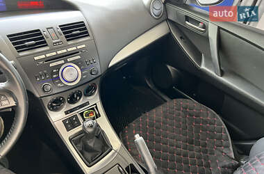 Хэтчбек Mazda 3 2011 в 