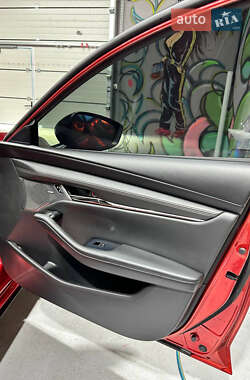 Седан Mazda 3 2019 в Киеве