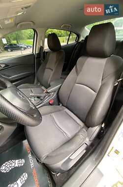 Седан Mazda 3 2014 в 