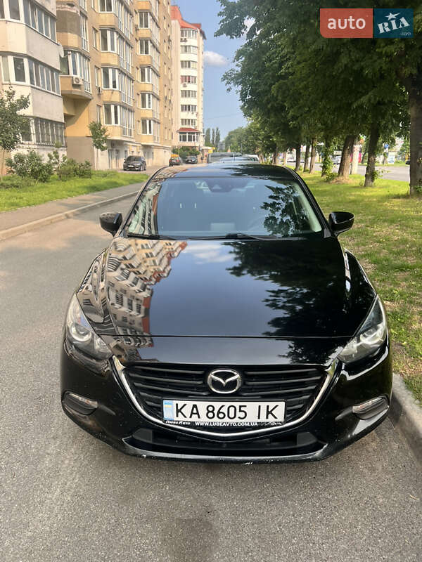 Седан Mazda 3 2018 в Киеве