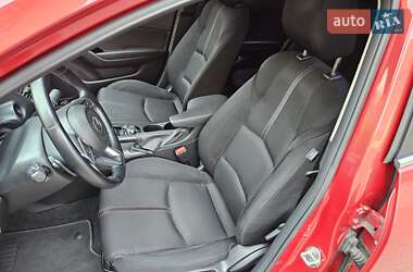 Седан Mazda 3 2017 в 