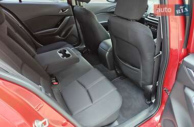Седан Mazda 3 2017 в 