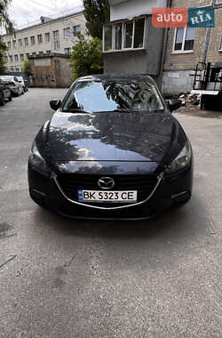 Седан Mazda 3 2017 в Бобрику