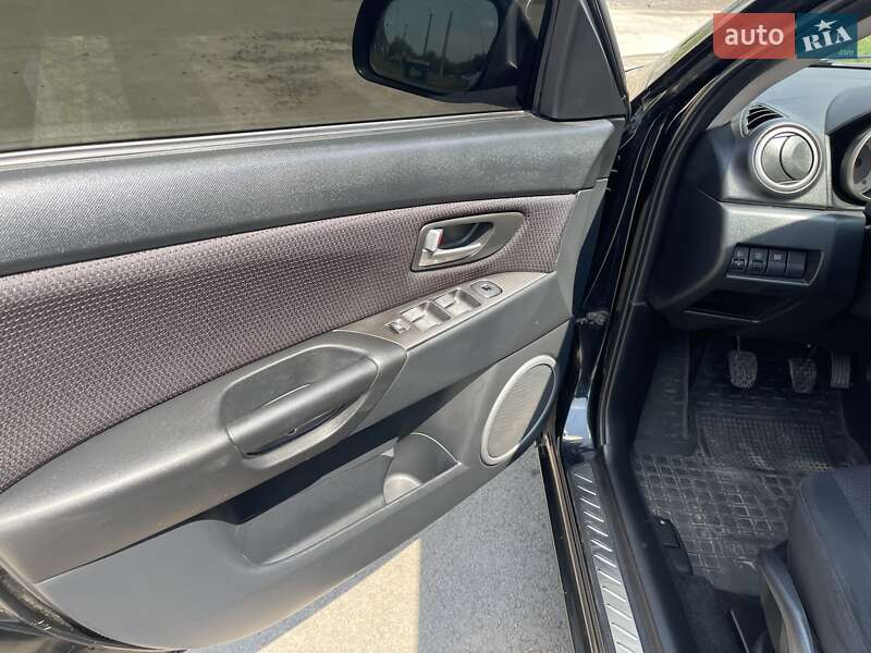 Хэтчбек Mazda 3 2007 в Остроге