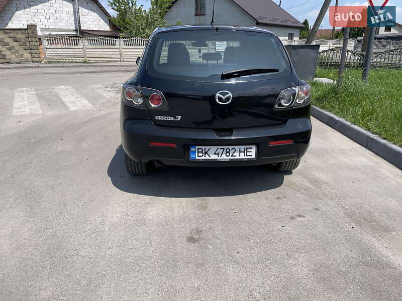 Хэтчбек Mazda 3 2007 в Остроге