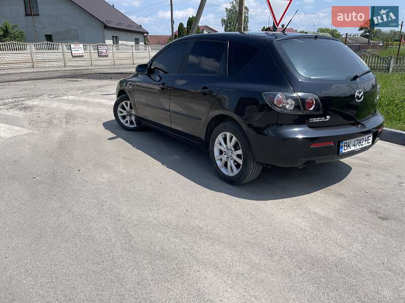 Хэтчбек Mazda 3 2007 в Остроге