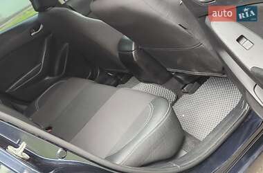Седан Mazda 3 2014 в 