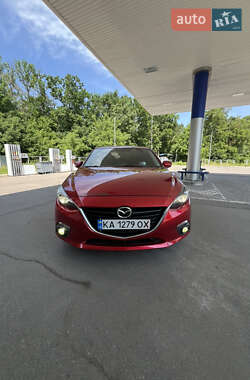 Седан Mazda 3 2015 в Прилуках