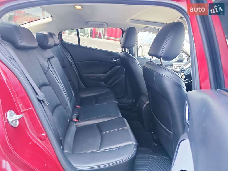 Седан Mazda 3 2017 в Киеве