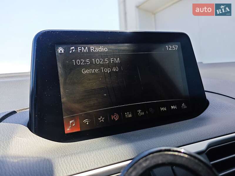 Седан Mazda 3 2017 в Киеве