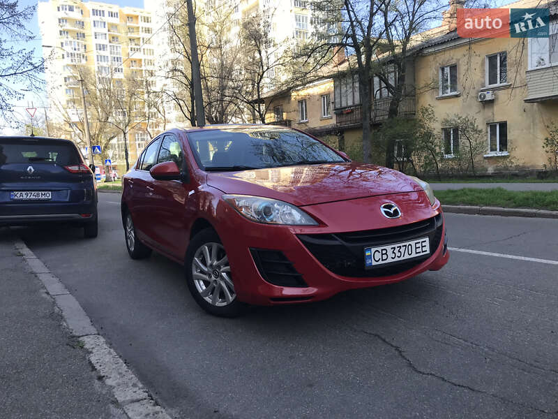 Седан Mazda 3 2013 в Киеве