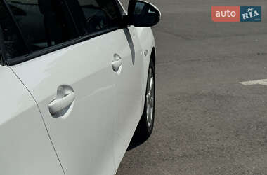 Хэтчбек Mazda 3 2010 в 