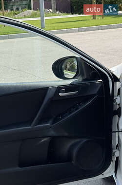 Хэтчбек Mazda 3 2010 в 