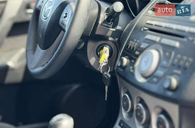 Хэтчбек Mazda 3 2010 в 