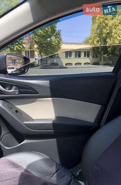 Седан Mazda 3 2014 в Днепре