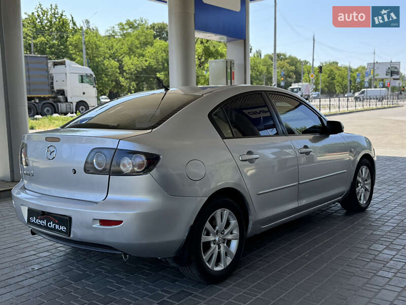 Седан Mazda 3 2005 в Николаеве