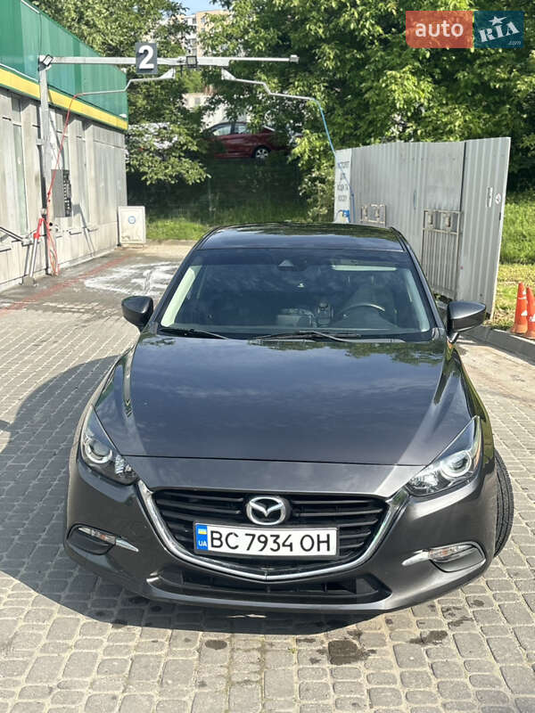 Седан Mazda 3 2017 в Львове
