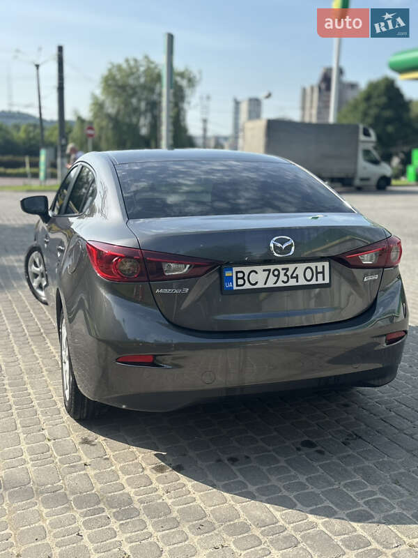 Седан Mazda 3 2017 в Львове