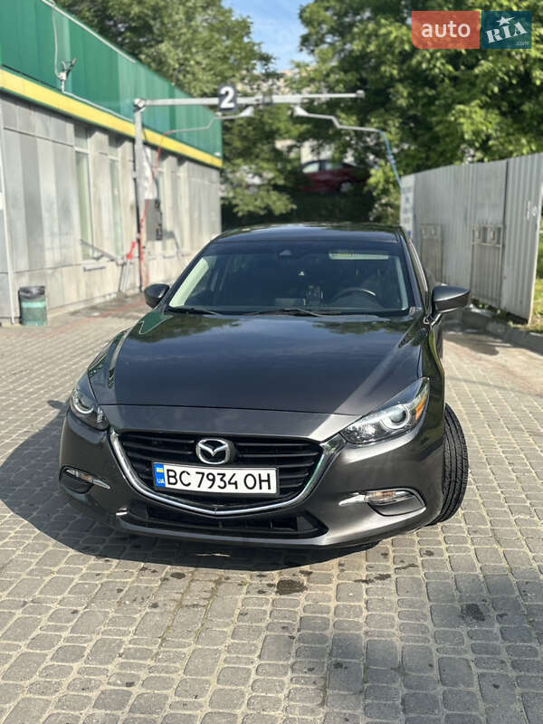 Седан Mazda 3 2017 в Львове