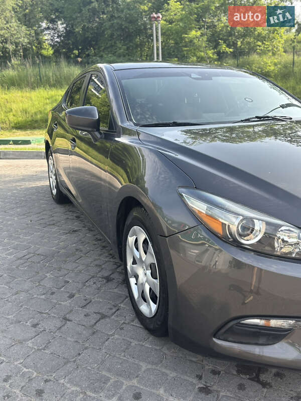 Седан Mazda 3 2017 в Львове