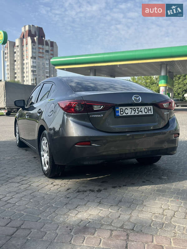 Седан Mazda 3 2017 в Львове