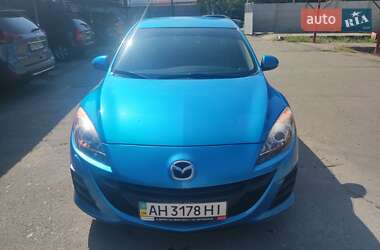 Седан Mazda 3 2010 в Дніпрі