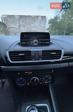 Седан Mazda 3 2015 в 