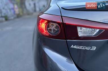 Седан Mazda 3 2015 в 