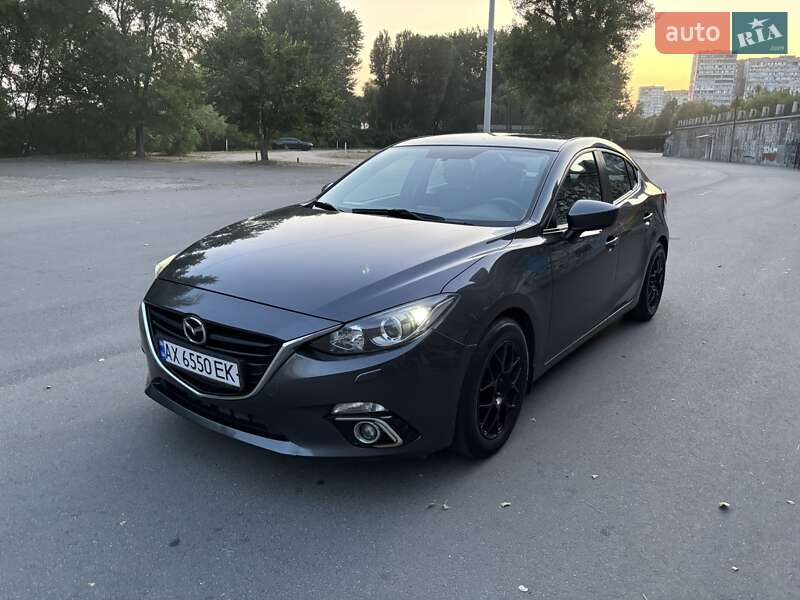 Седан Mazda 3 2015 в Днепре