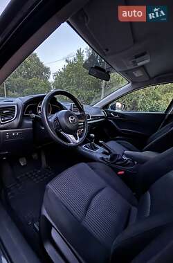 Седан Mazda 3 2015 в 