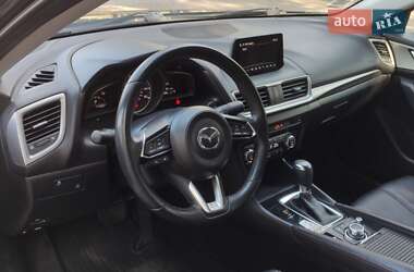 Седан Mazda 3 2016 в 