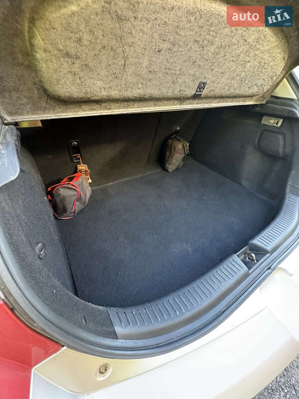 Хэтчбек Mazda 3 2003 в Славянске