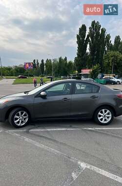 Седан Mazda 3 2010 в 