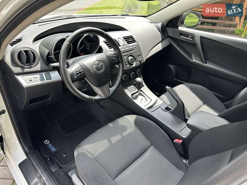 Хетчбек Mazda 3 2011 в Луцьку