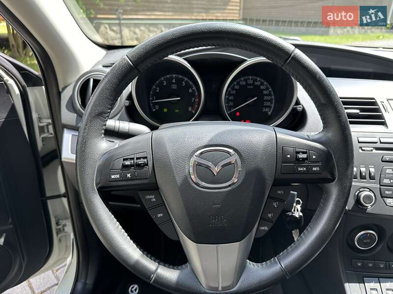 Хетчбек Mazda 3 2011 в Луцьку