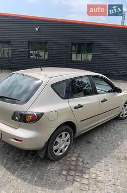 Хэтчбек Mazda 3 2005 в 