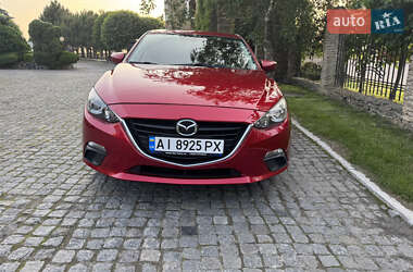 Седан Mazda 3 2015 в Ирпене