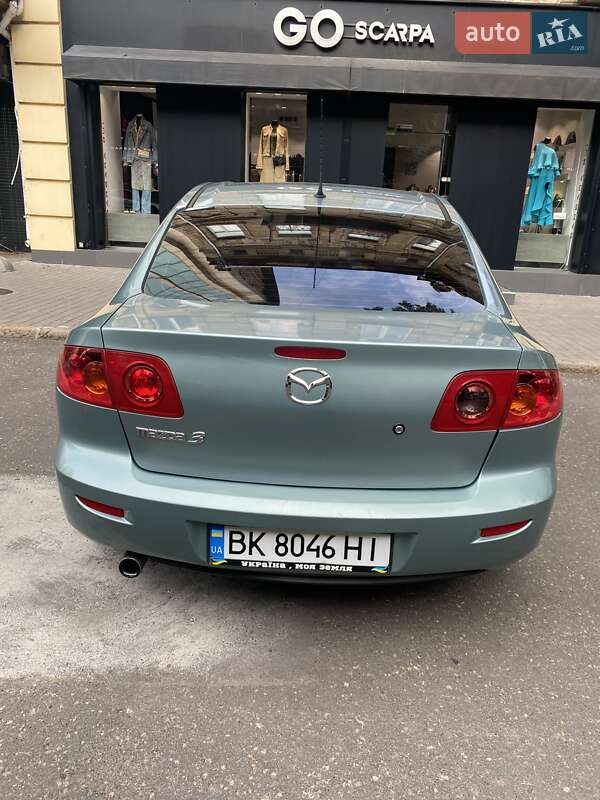 Седан Mazda 3 2004 в Одессе