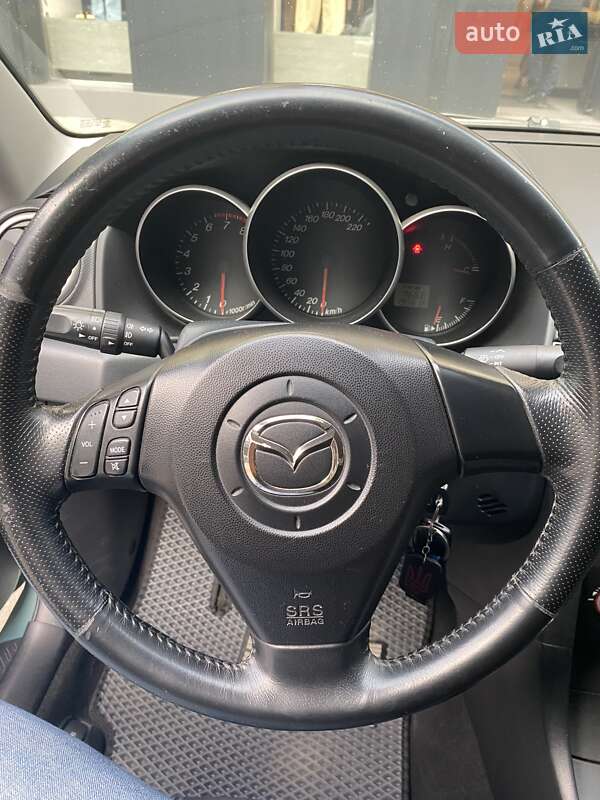 Седан Mazda 3 2004 в Одессе