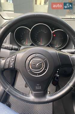 Седан Mazda 3 2004 в 