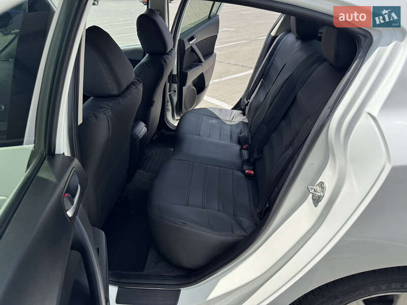 Седан Mazda 3 2011 в Одесі
