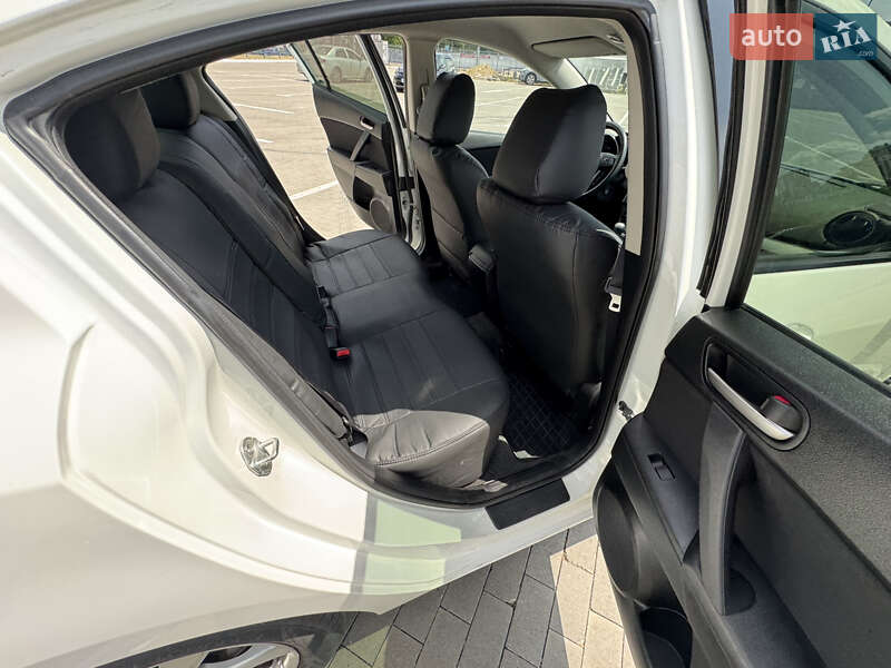 Седан Mazda 3 2011 в Одесі