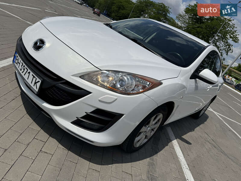 Седан Mazda 3 2011 в Одесі