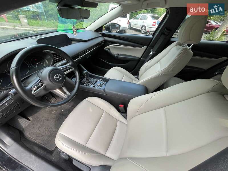Седан Mazda 3 2019 в Киеве