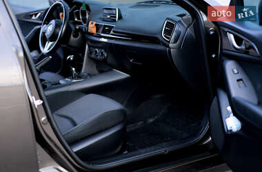 Хэтчбек Mazda 3 2013 в 