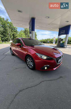Седан Mazda 3 2015 в Прилуках